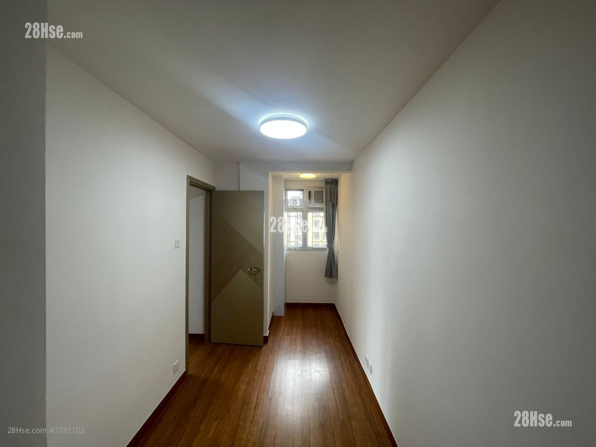 Mei Foo Sun Chuen Sell 3 Bedrooms 716 ft²