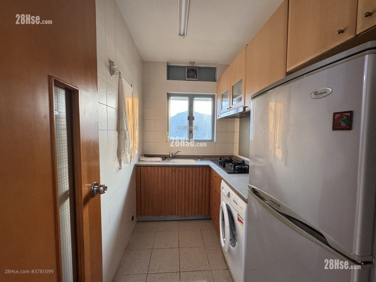 Seaview Crescent Sell 2 Bedrooms , 1 Bathroom 521 ft²