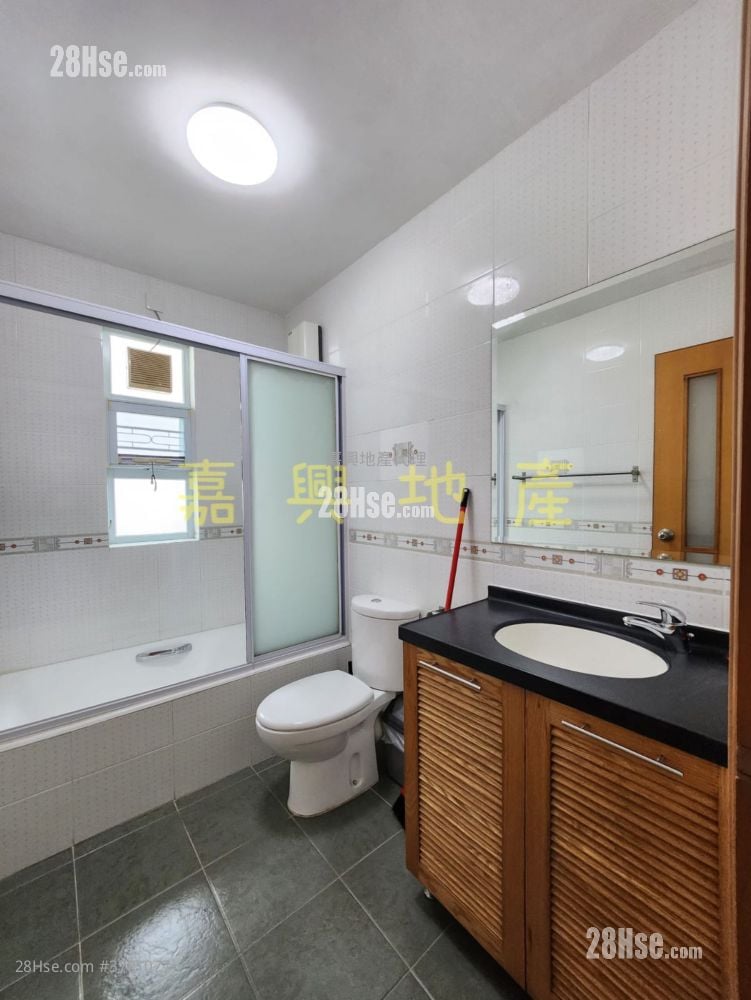 Village Sell 4 Bedrooms , 3 Bathrooms