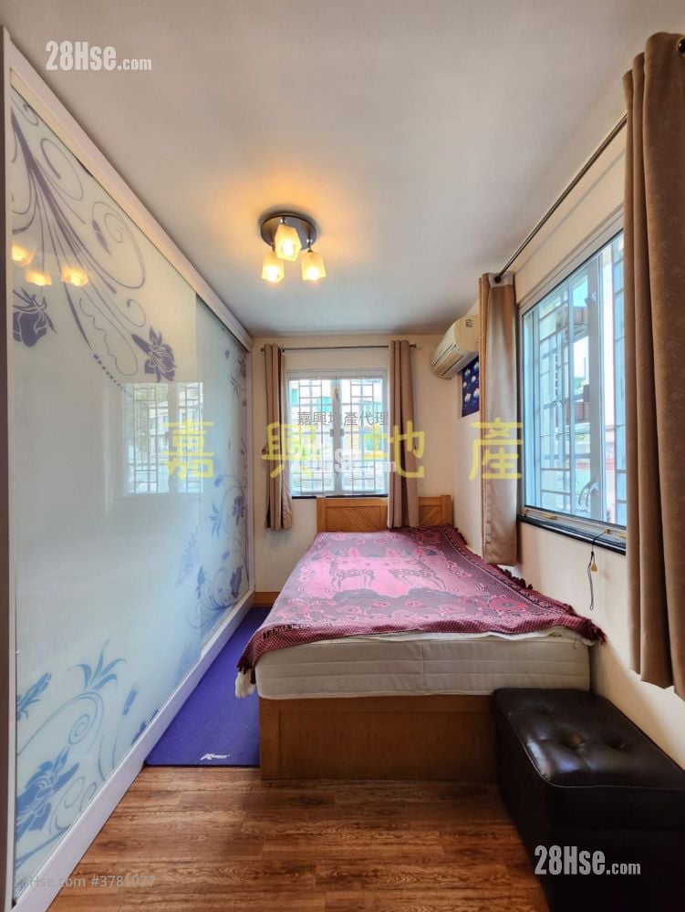 Village Sell 4 Bedrooms , 3 Bathrooms