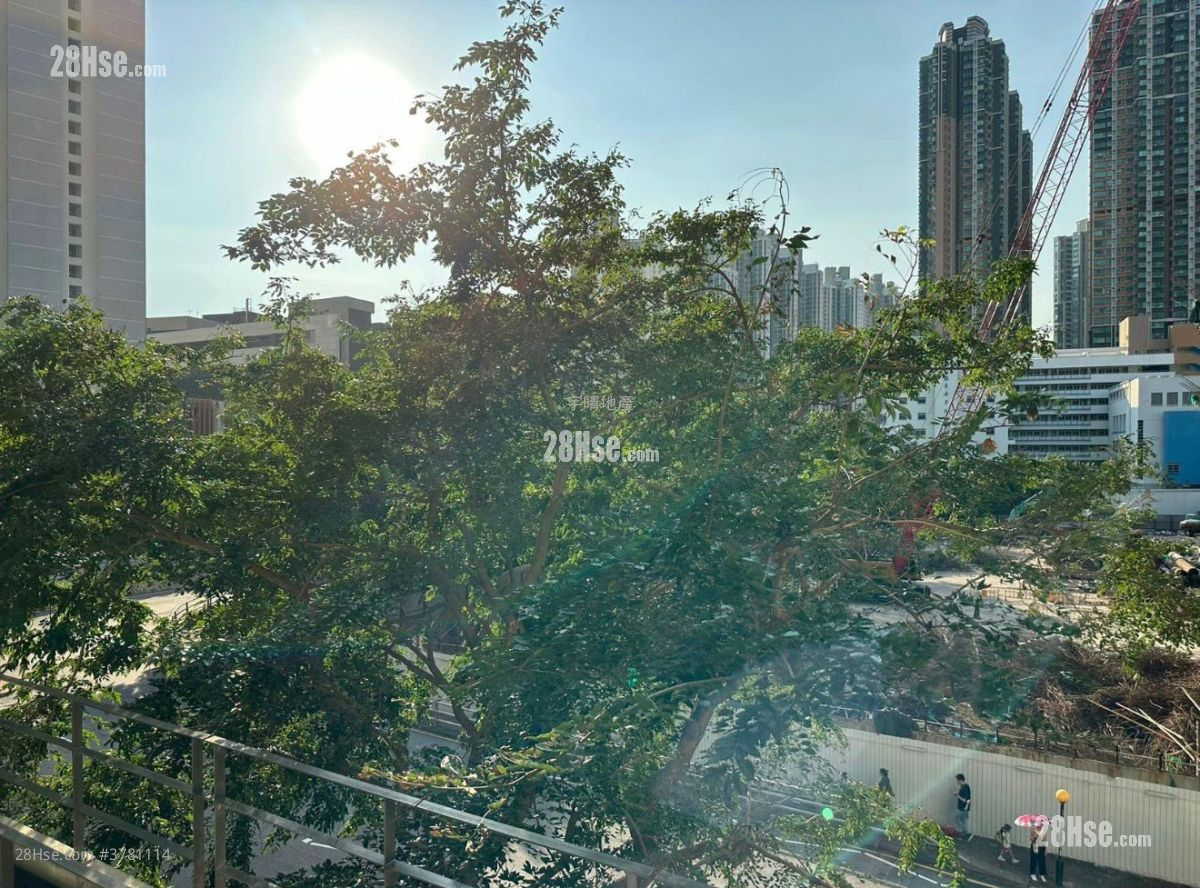 Hoi Tak Court Sell 2 Bedrooms , 1 Bathroom 488 ft²