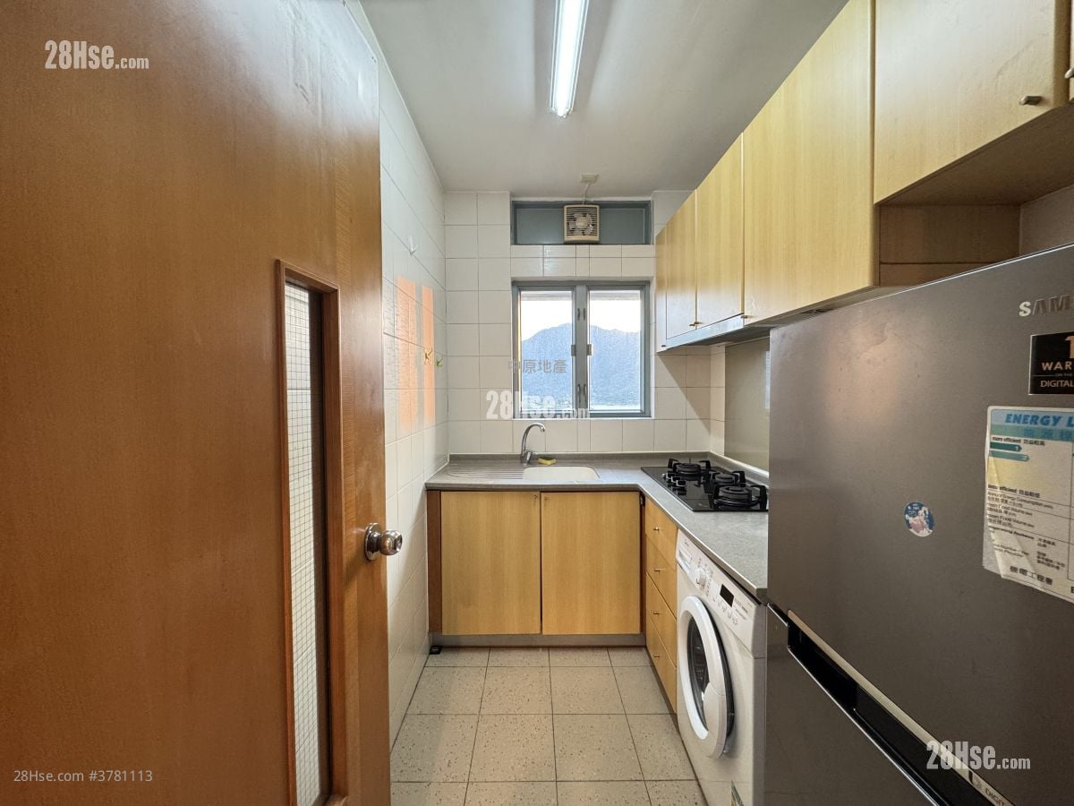 Seaview Crescent Rental 2 Bedrooms , 1 Bathroom 508 ft²