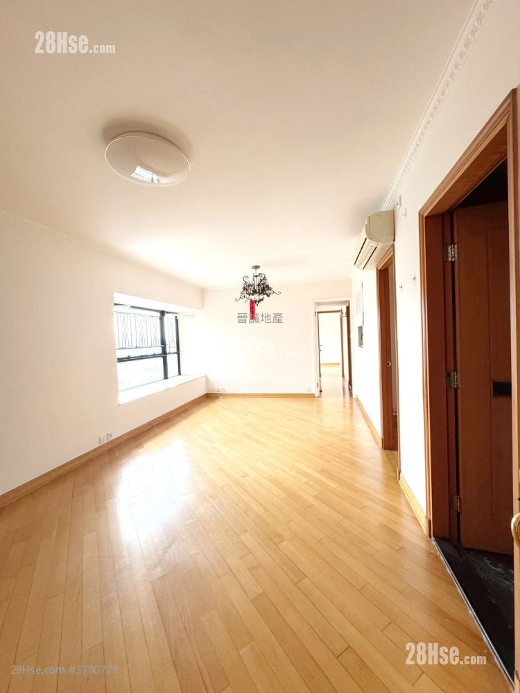 爱琴海岸 售盘 4 房 , 2 浴室 742 平方尺