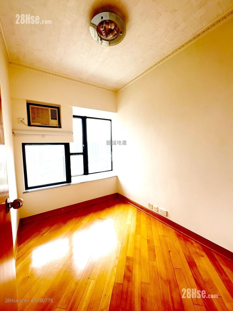 爱琴海岸 售盘 4 房 , 2 浴室 742 平方尺