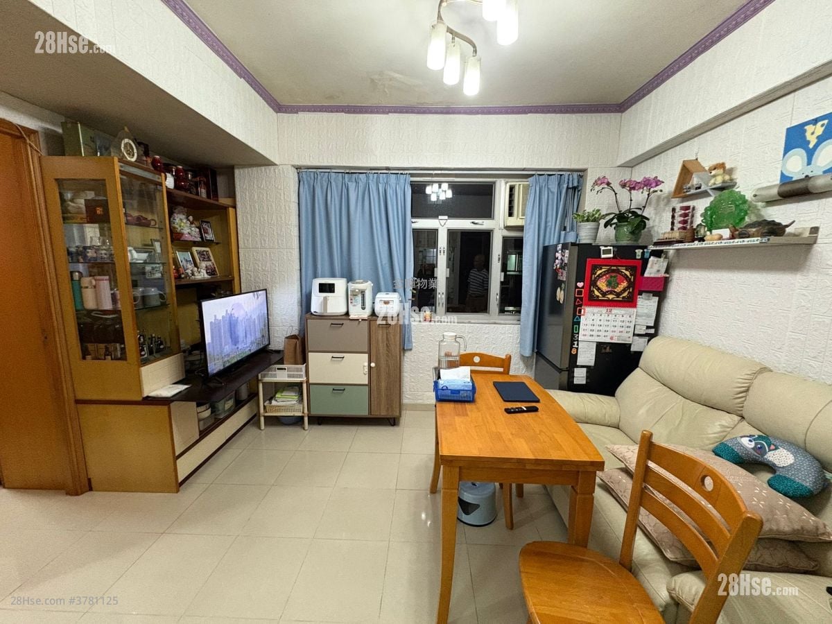 Wilmer Building Sell 2 Bedrooms , 1 Bathroom 329 ft²