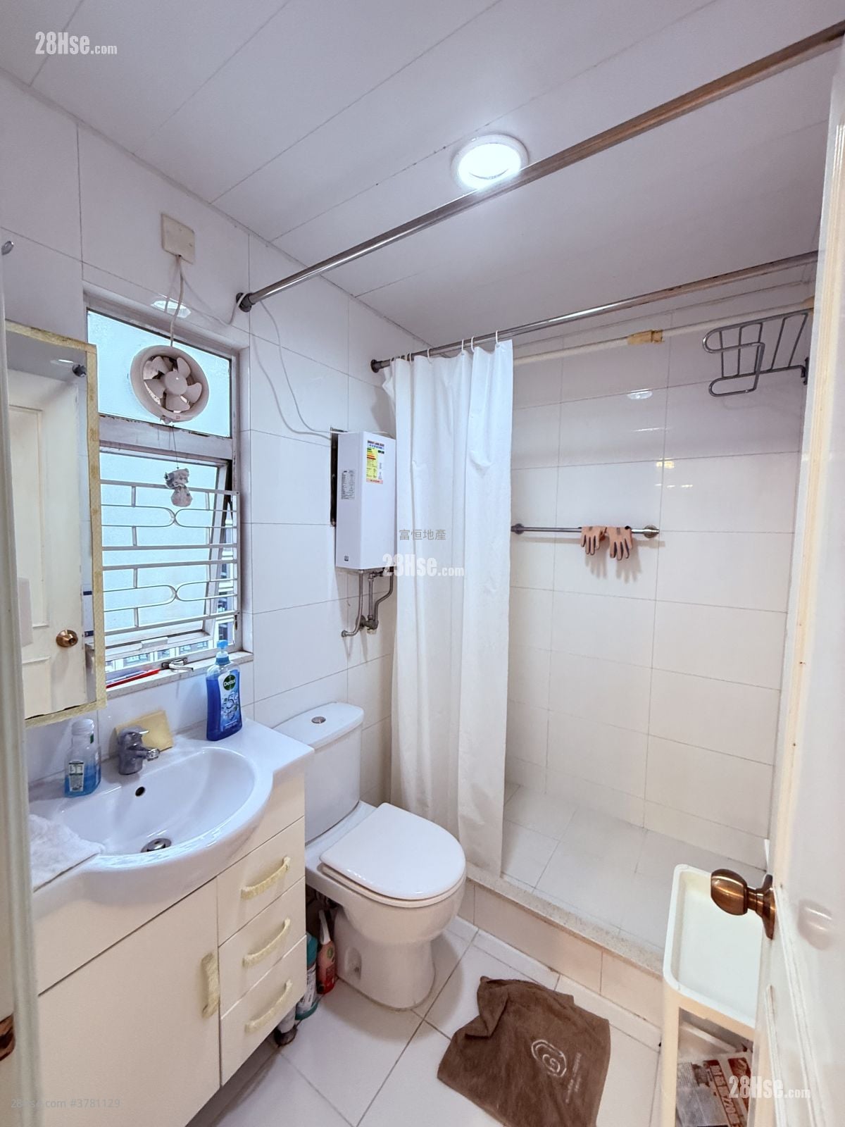 Po Sun Mansion Rental Studio , 1 Bathroom 418 ft²