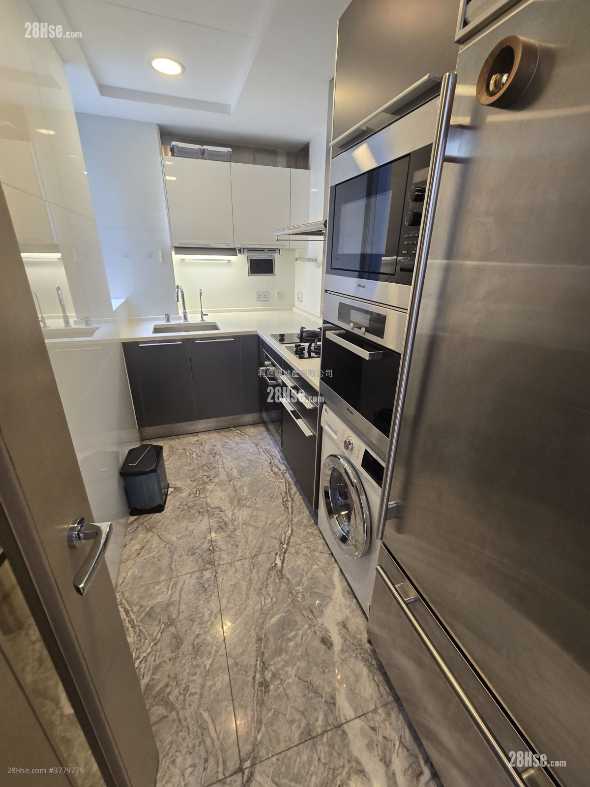 天玺 售盘 3 房 , 3 浴室 875 平方尺