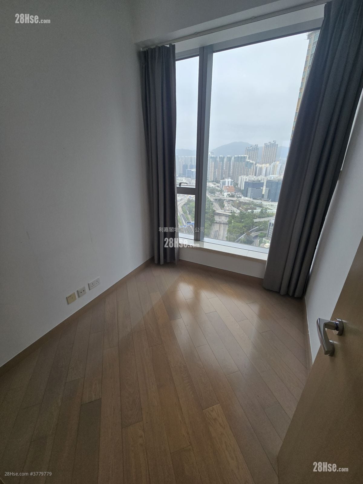 天玺 售盘 3 房 , 3 浴室 875 平方尺