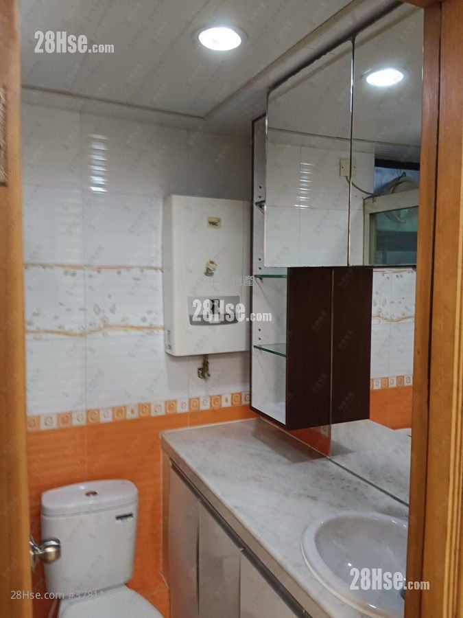 Tai Hing Gardens Sell 2 Bedrooms , 1 Bathroom 475 ft²