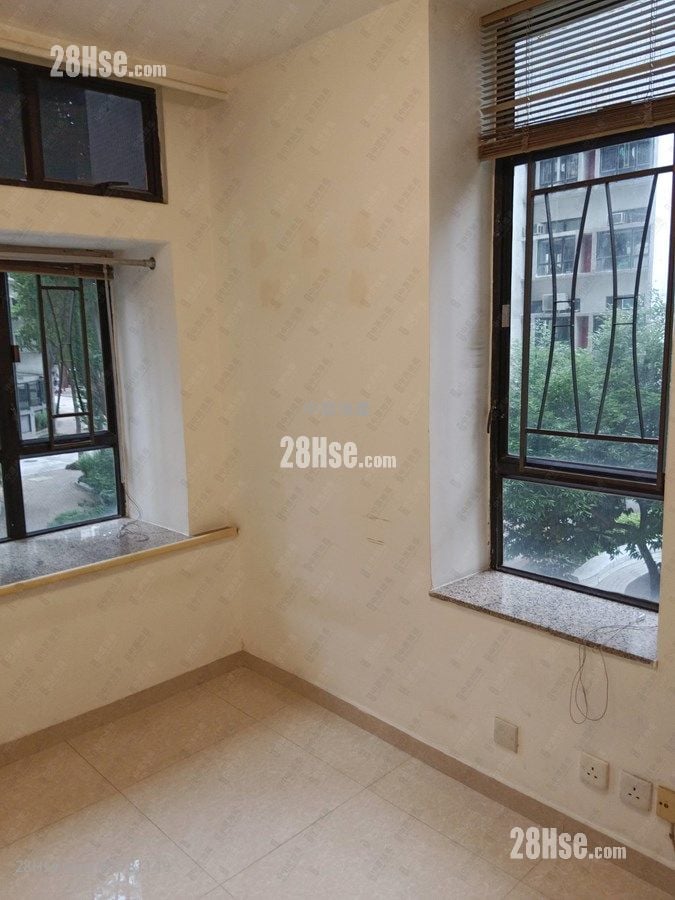 Tai Hing Gardens Sell 2 Bedrooms , 1 Bathroom 475 ft²