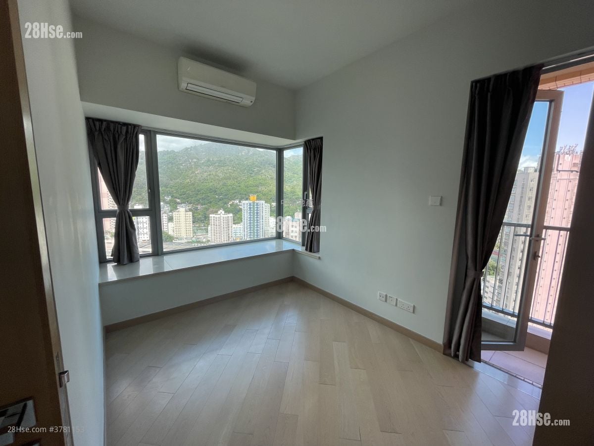 master room: Century Gateway Sell 4 Bedrooms 813 ft²