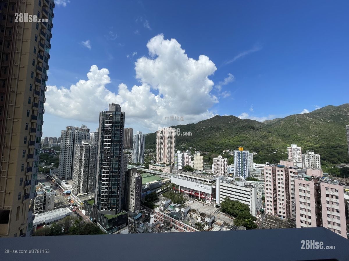 View: Century Gateway Sell 4 Bedrooms 813 ft²