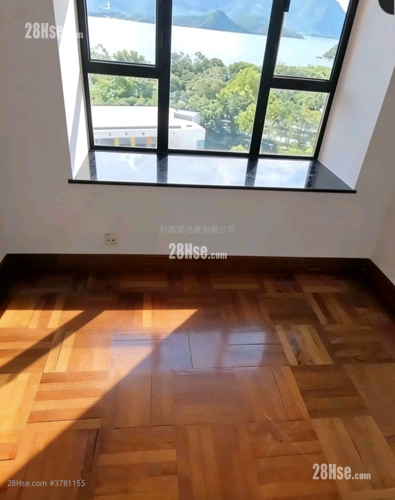 Villa Athena Sell 3 Bedrooms , 2 Bathrooms 727 ft²