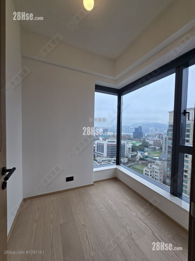 Topside Residence Rental 3 Bedrooms , 1 Bathroom 545 ft²