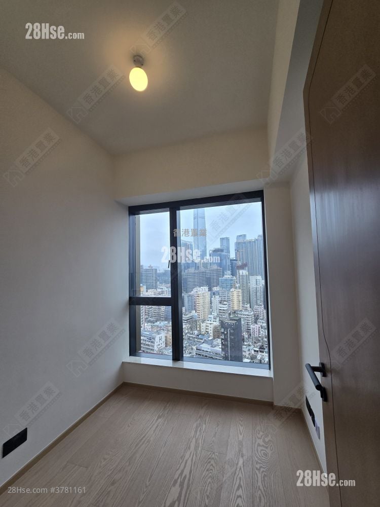 Topside Residence Rental 3 Bedrooms , 1 Bathroom 545 ft²