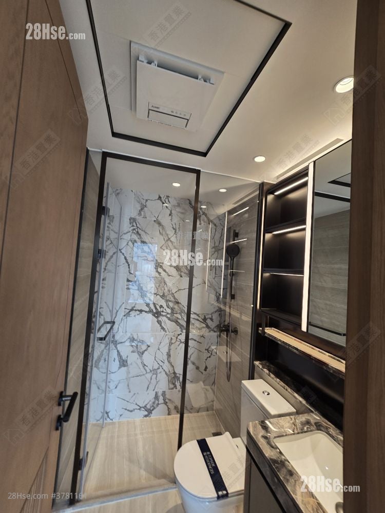 Topside Residence Rental 3 Bedrooms , 1 Bathroom 545 ft²