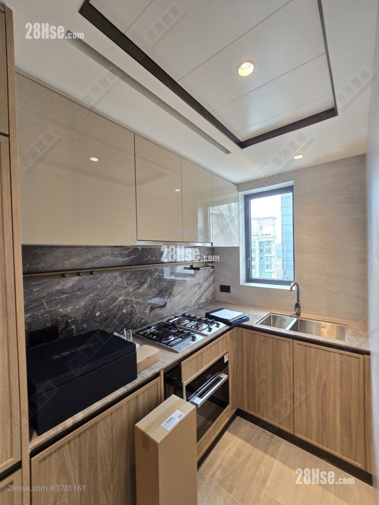 Topside Residence Rental 3 Bedrooms , 1 Bathroom 545 ft²