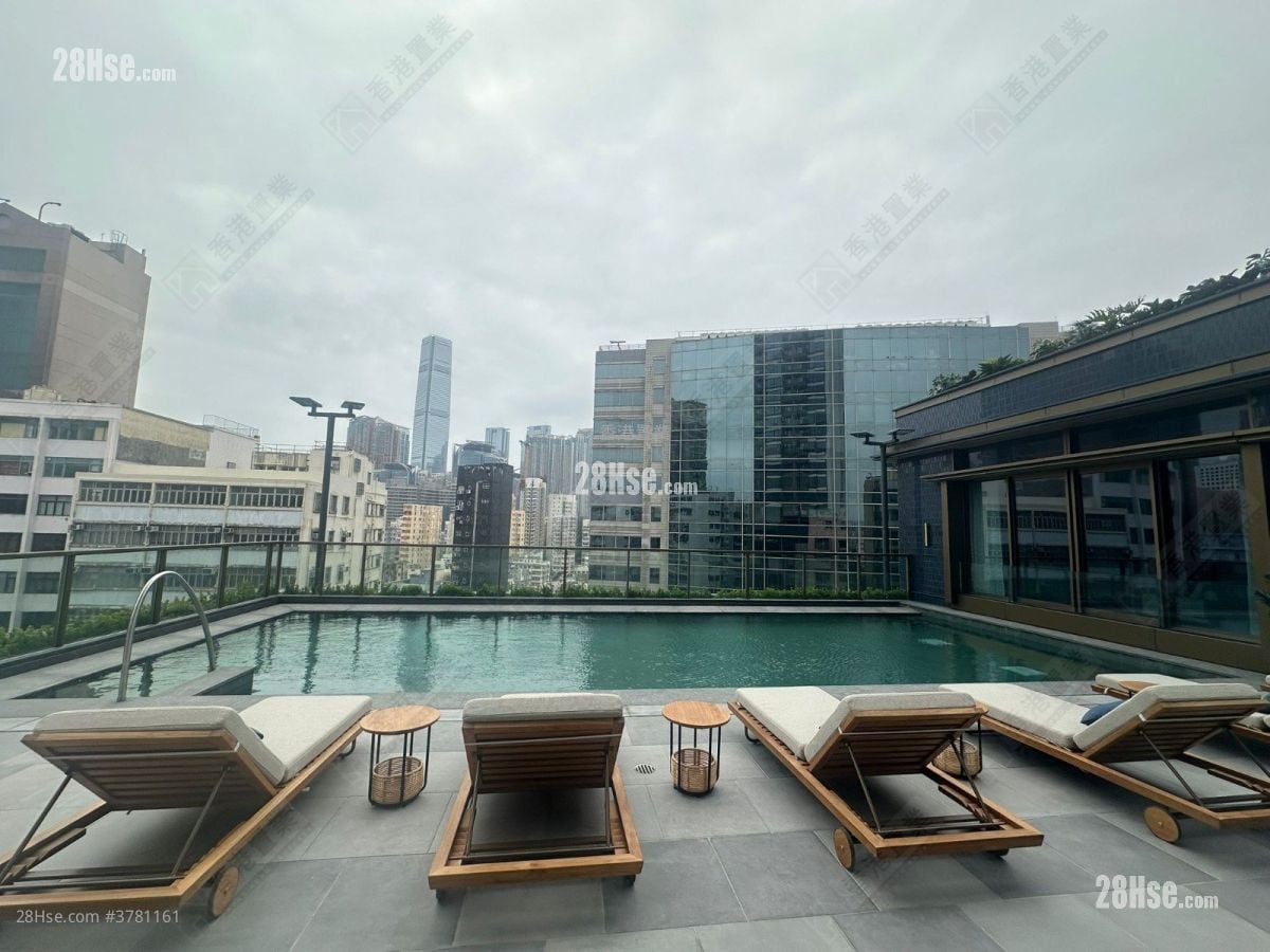 Topside Residence Rental 3 Bedrooms , 1 Bathroom 545 ft²