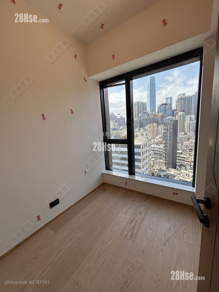 Topside Residence Rental 3 Bedrooms , 1 Bathroom 545 ft²