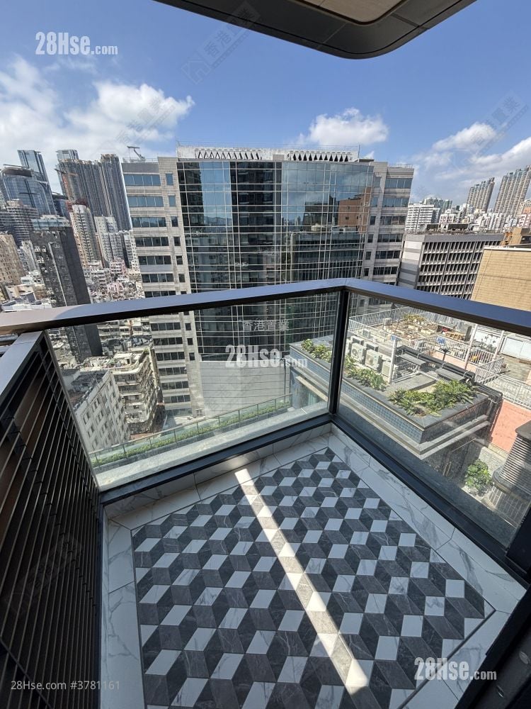 Topside Residence Rental 3 Bedrooms , 1 Bathroom 545 ft²