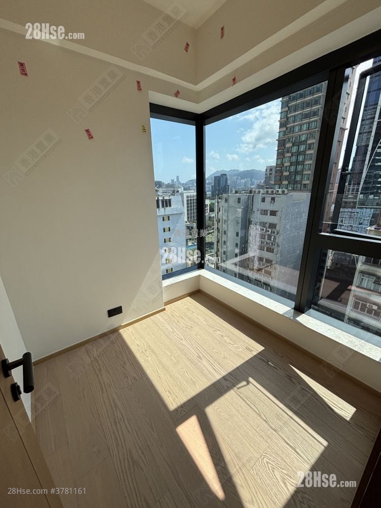 Topside Residence Rental 3 Bedrooms , 1 Bathroom 545 ft²