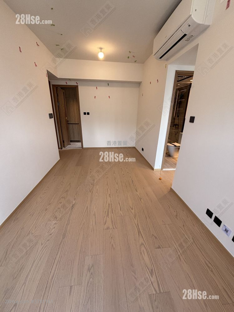 Topside Residence Rental 3 Bedrooms , 1 Bathroom 545 ft²