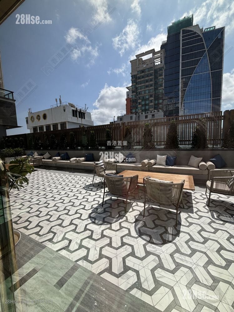 Topside Residence Rental 3 Bedrooms , 1 Bathroom 545 ft²