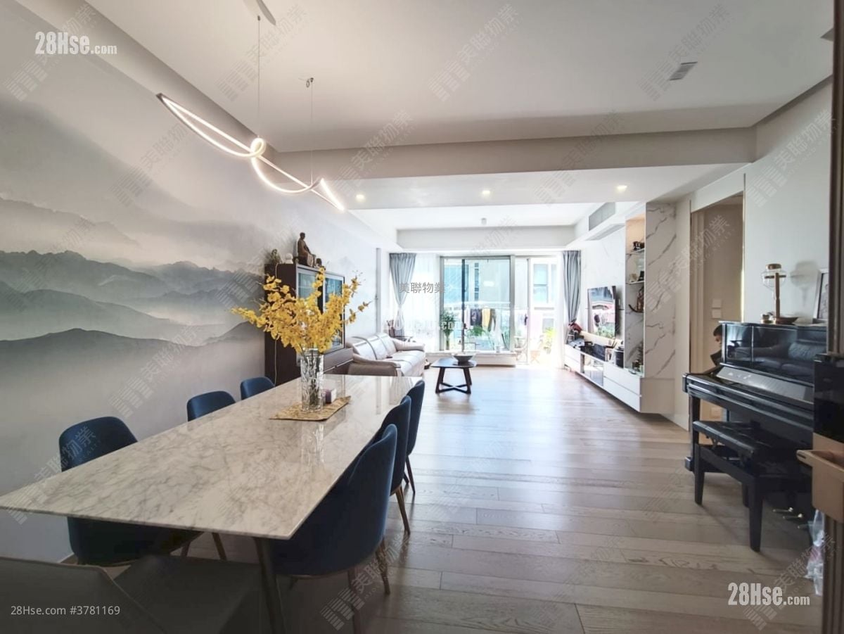 Mount Regalia Sell 4 Bedrooms , 4 Bathrooms 1,623 ft²