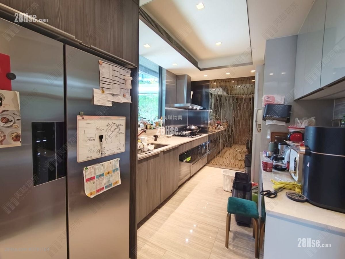 Mount Regalia Sell 4 Bedrooms , 4 Bathrooms 1,623 ft²