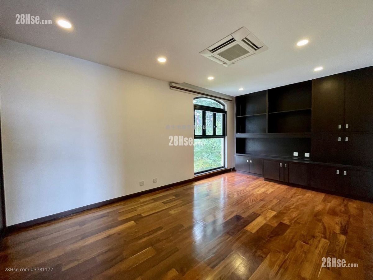 飞鹅山庄 租盘 4 房 , 3 浴室 4,528 平方尺