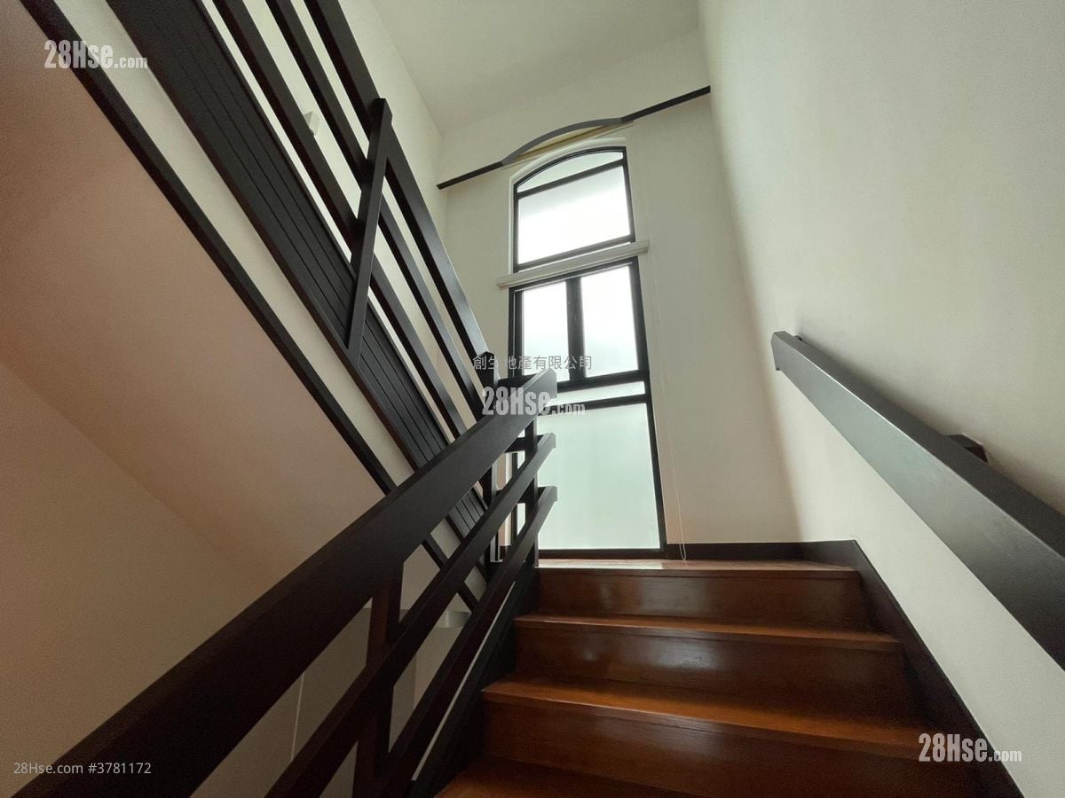 飞鹅山庄 租盘 4 房 , 3 浴室 4,528 平方尺