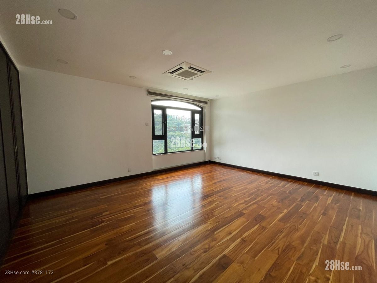 飞鹅山庄 租盘 4 房 , 3 浴室 4,528 平方尺