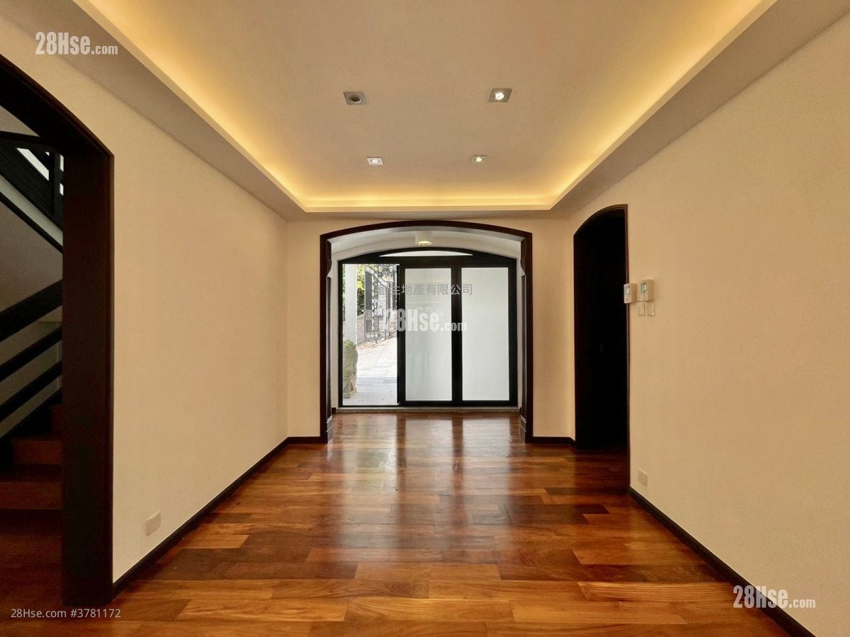 飞鹅山庄 租盘 4 房 , 3 浴室 4,528 平方尺