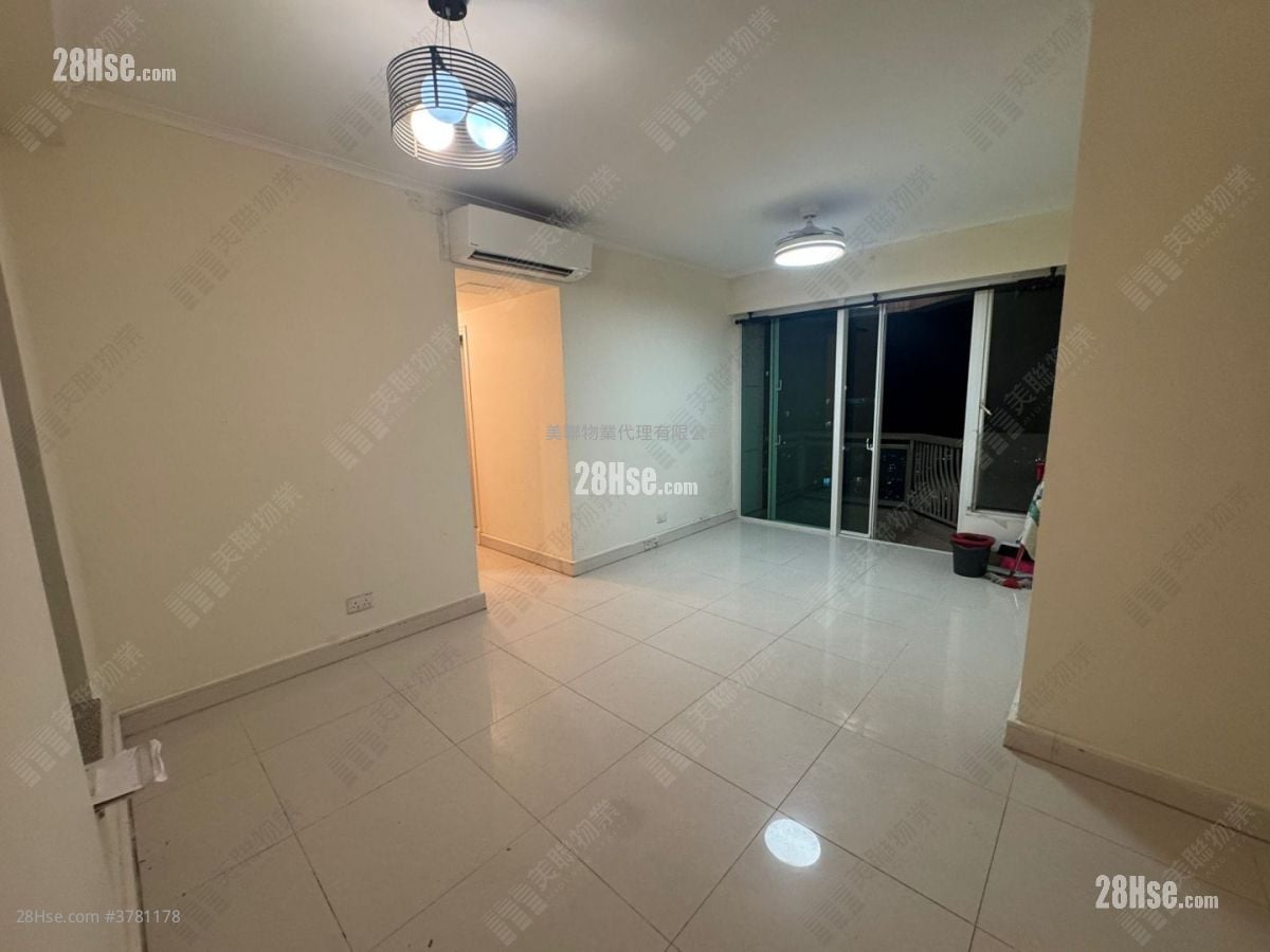 领都 租盘 3 房 , 2 浴室 733 平方尺