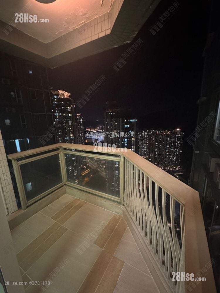 领都 租盘 3 房 , 2 浴室 733 平方尺