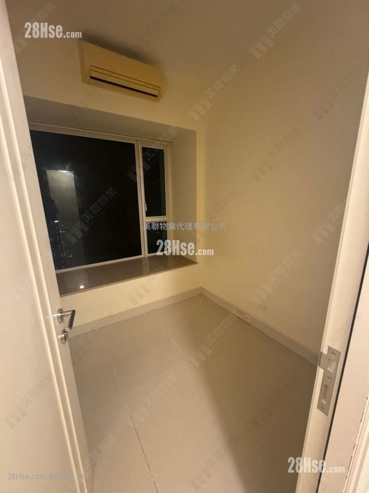 领都 租盘 3 房 , 2 浴室 733 平方尺