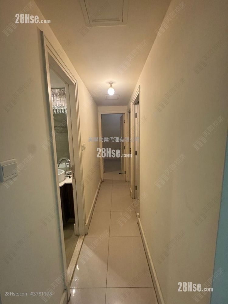 领都 租盘 3 房 , 2 浴室 733 平方尺