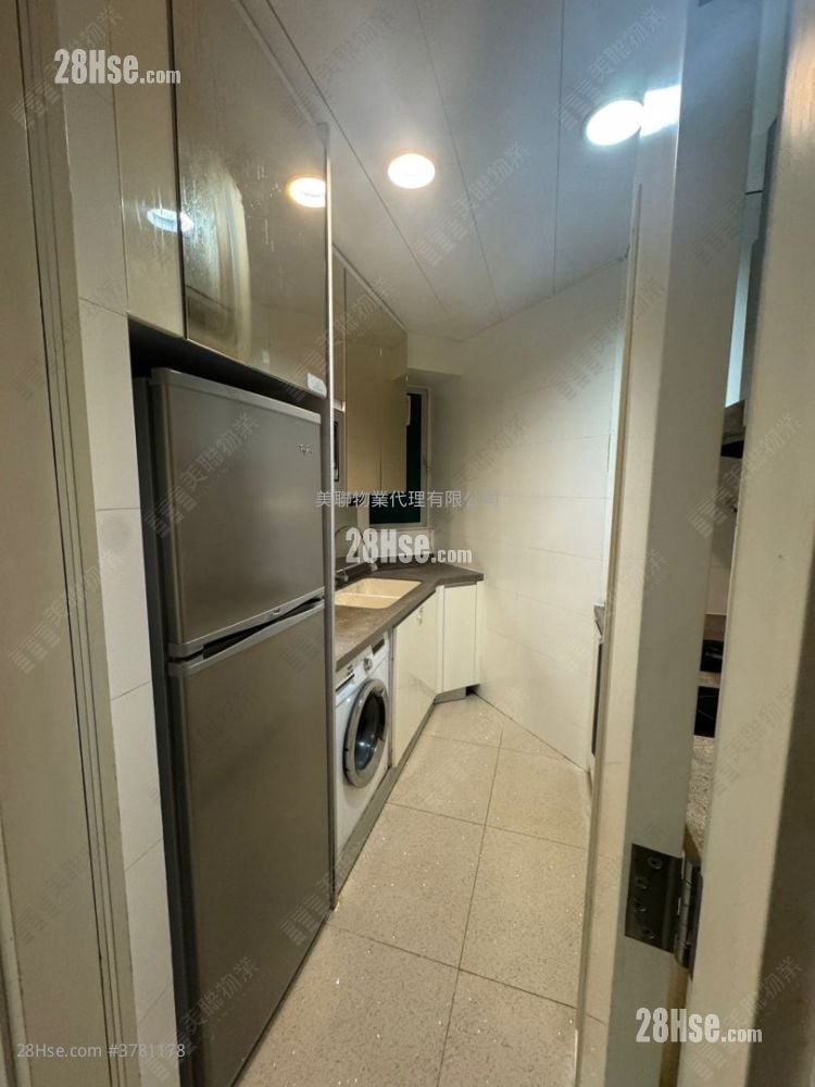 领都 租盘 3 房 , 2 浴室 733 平方尺