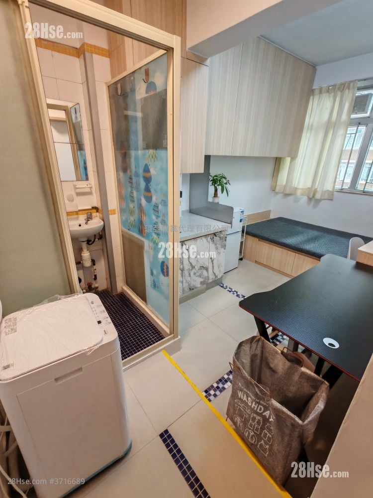 Luen Tak Building Rental Studio , 1 Bathroom 180 ft²