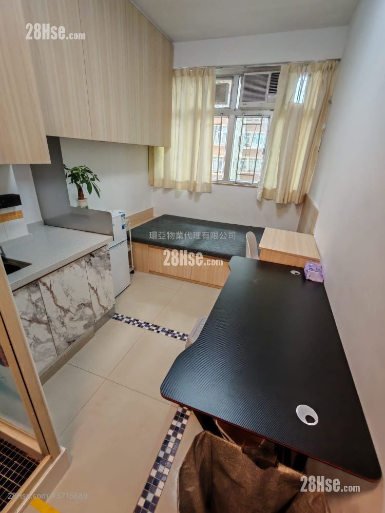 Luen Tak Building Rental Studio , 1 Bathroom 180 ft²