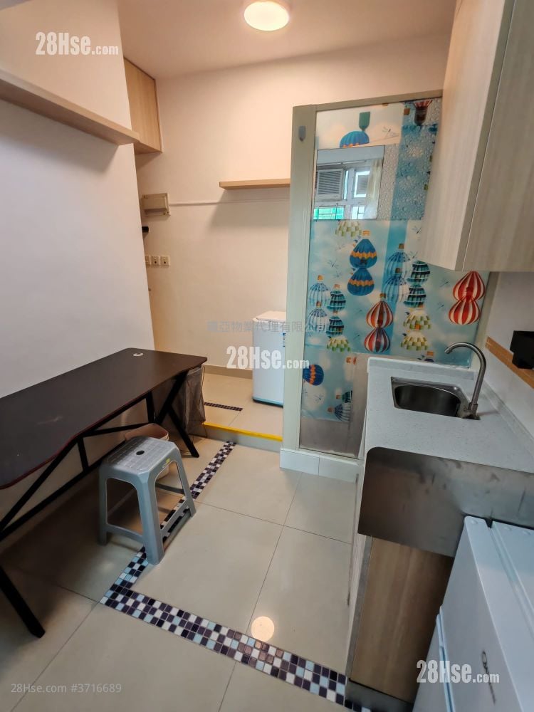 Luen Tak Building Rental Studio , 1 Bathroom 180 ft²
