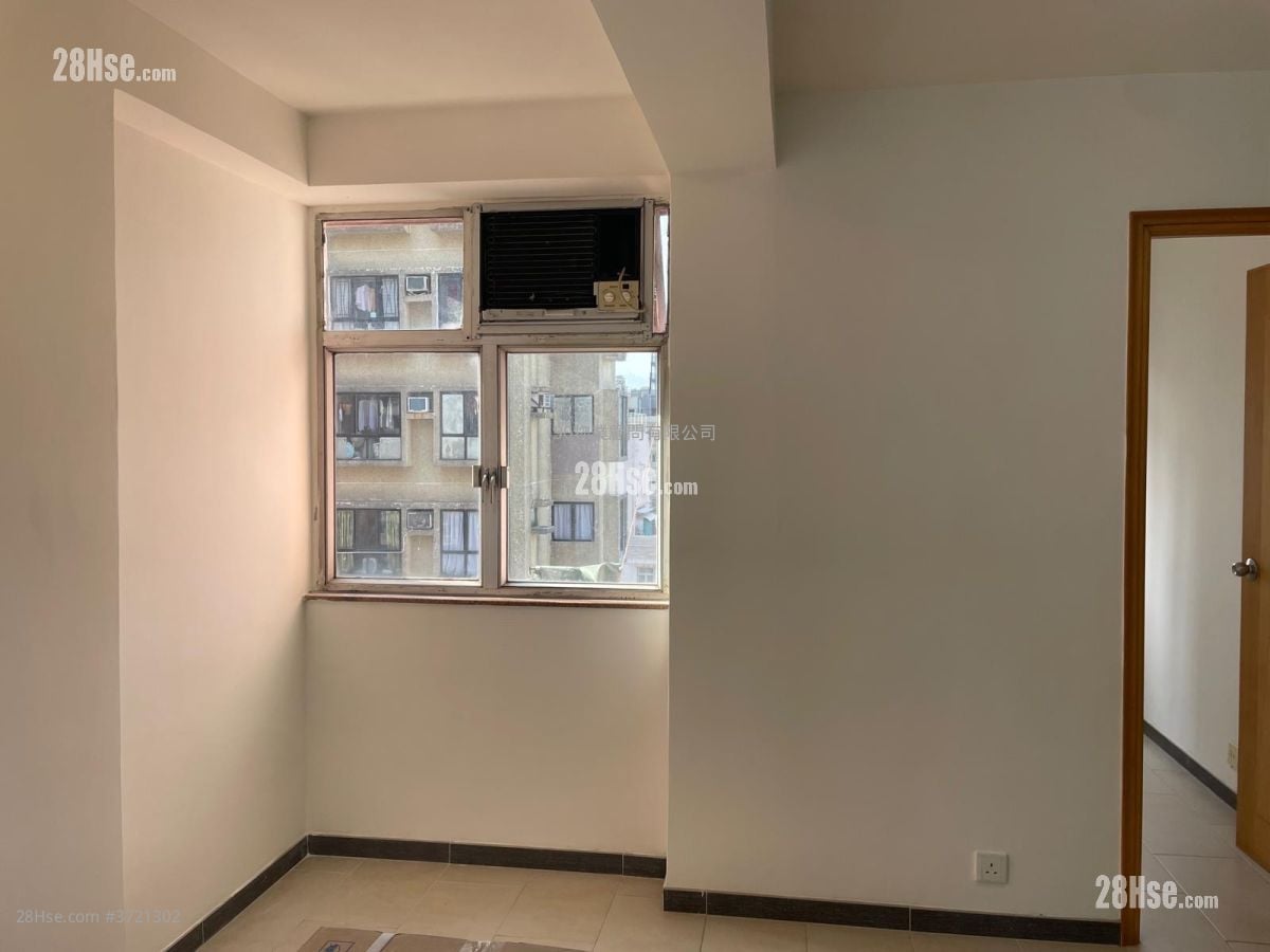 Fook Moon Building Sell 375 ft²