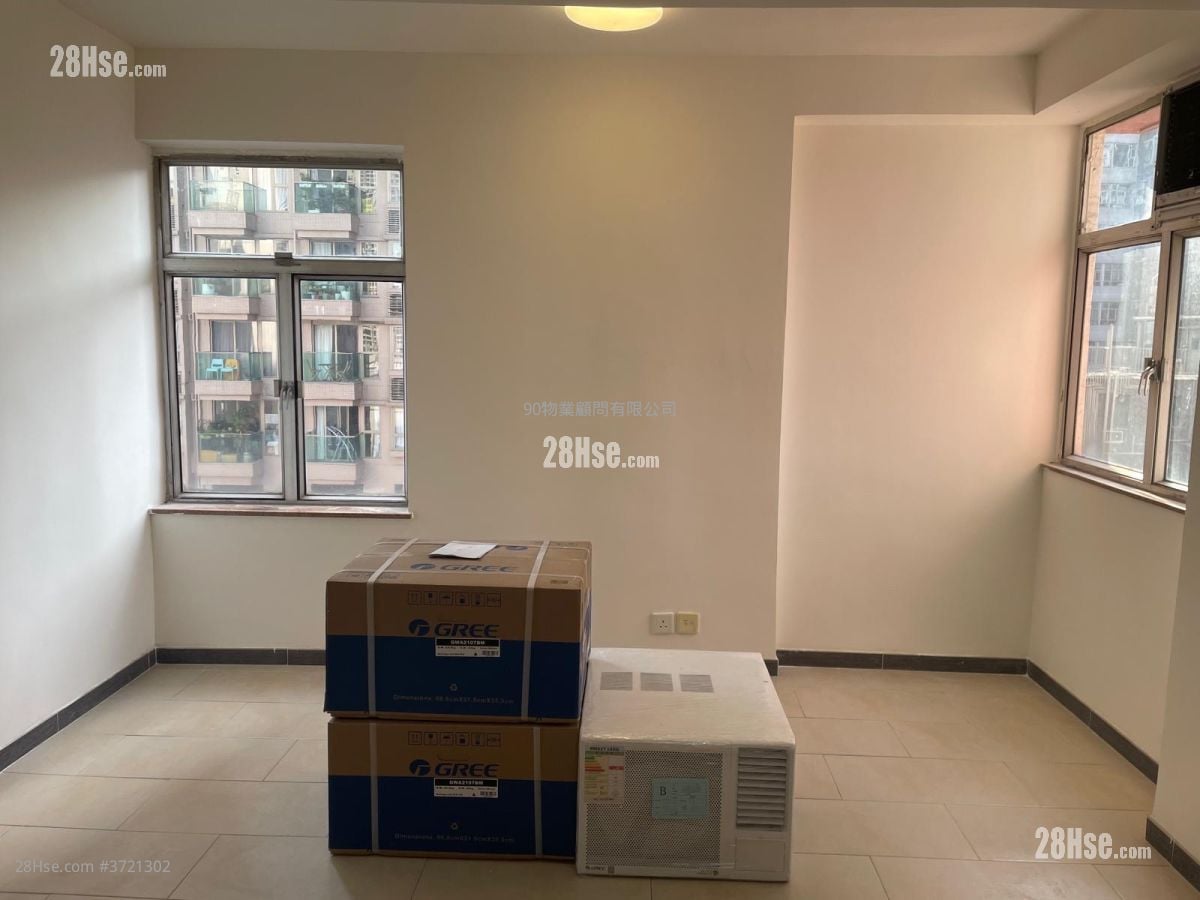 Fook Moon Building Sell 375 ft²