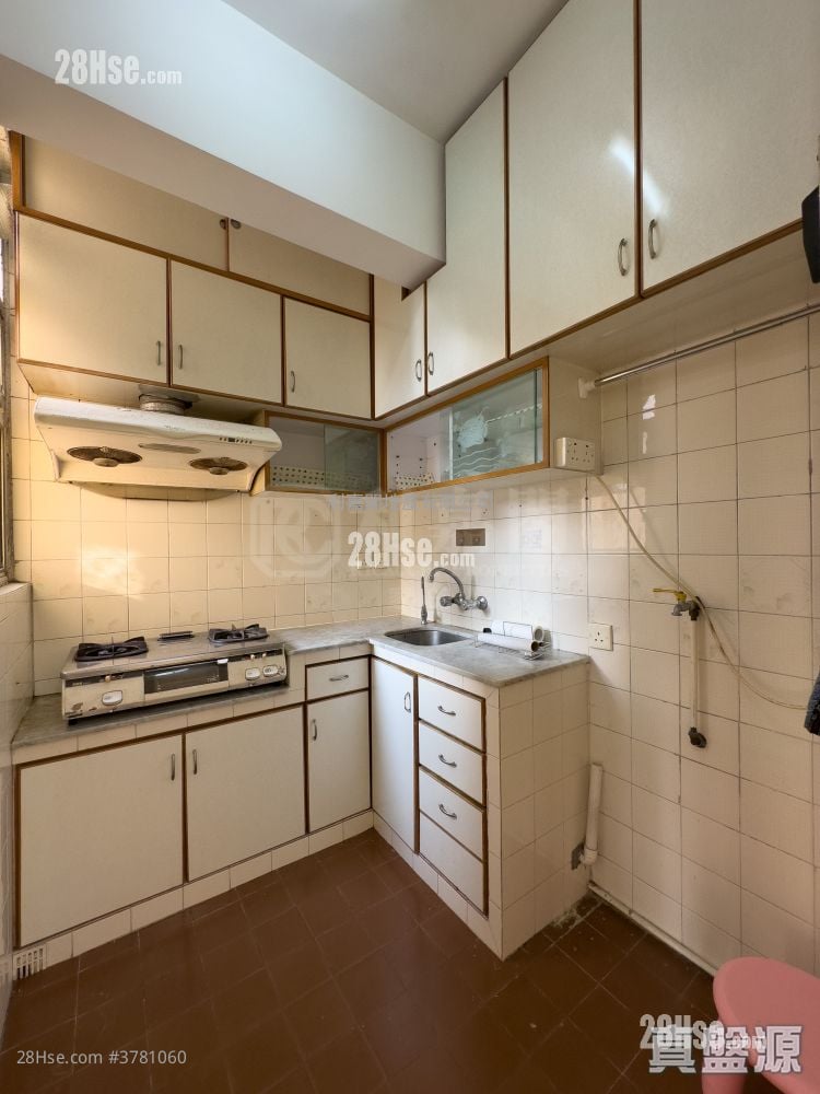 Tsing Yi Garden Rental 2 Bedrooms , 1 Bathroom 343 ft²