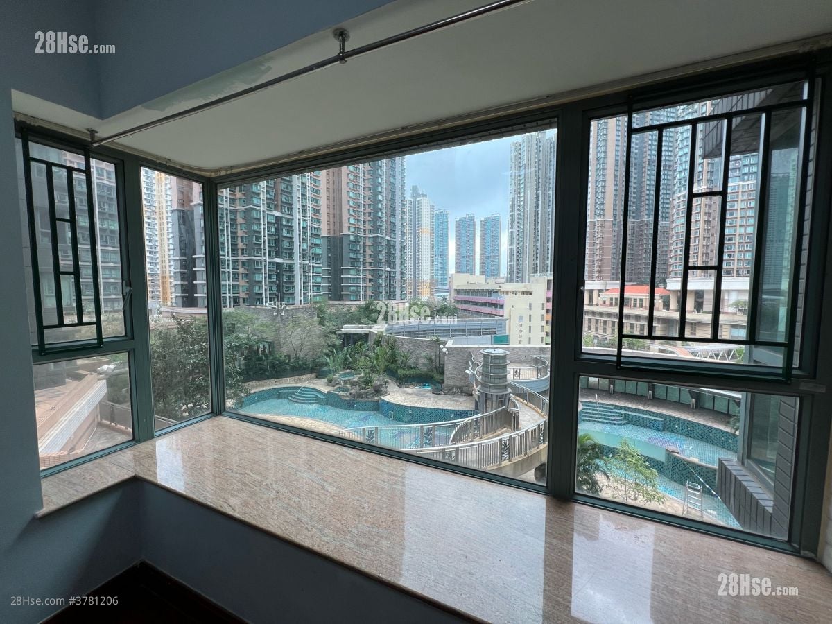 Aquamarine Sell 2 Bedrooms 502 ft²