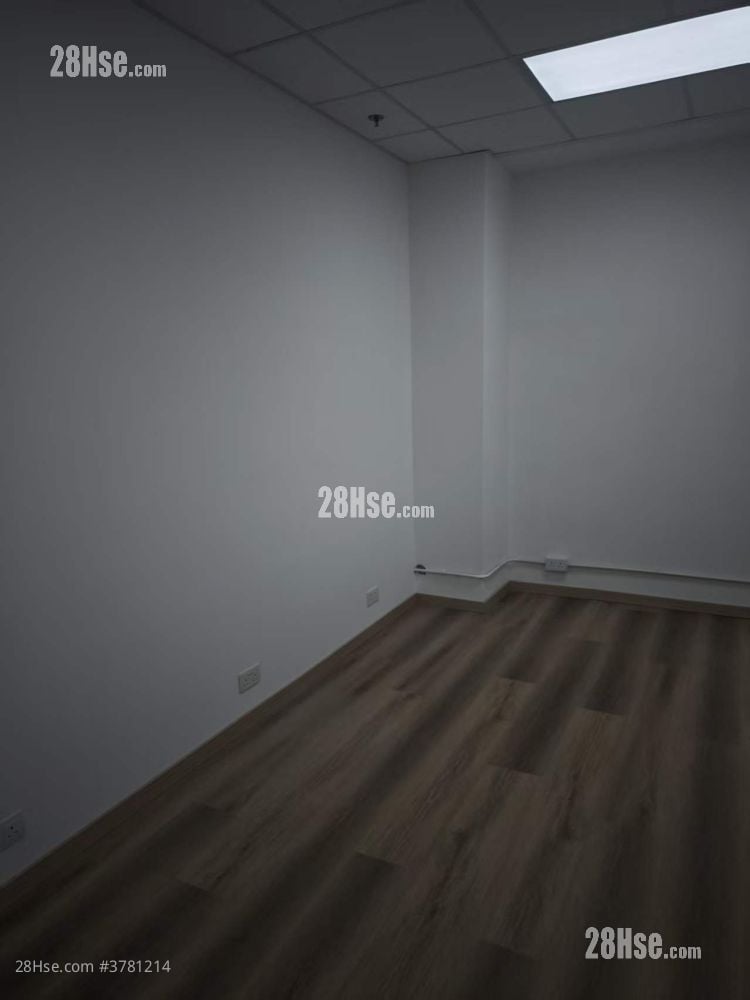 Island Building Rental 5+ Bedrooms , 2 Toilets 163 ft²