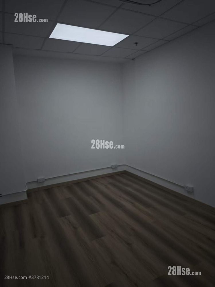 Island Building Rental 5+ Bedrooms , 2 Toilets 163 ft²