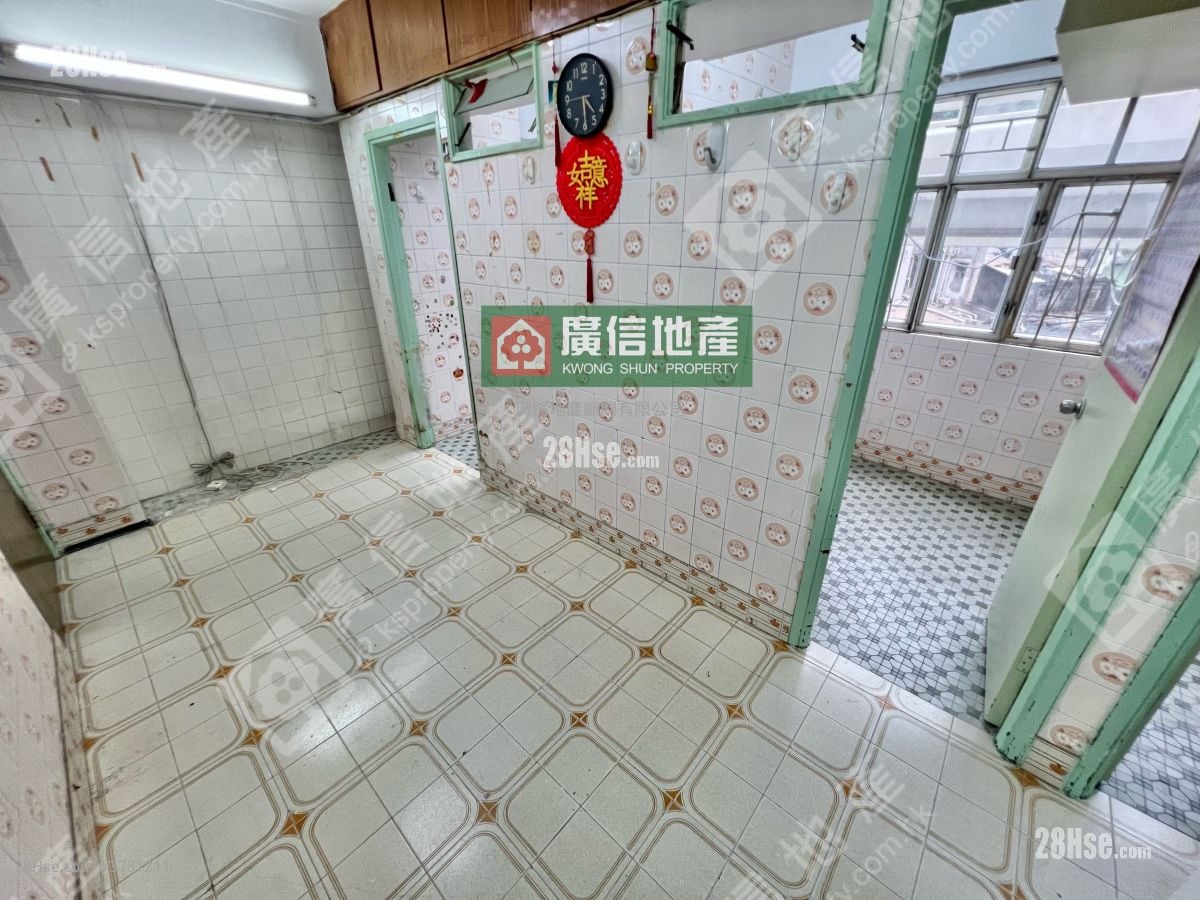 Fuk Wo Mansion Rental 3 Bedrooms , 1 Bathroom 330 ft²