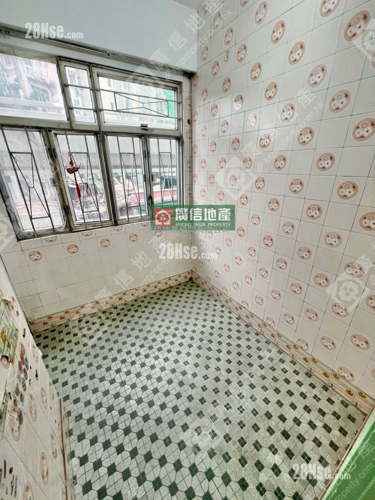 Fuk Wo Mansion Rental 3 Bedrooms , 1 Bathroom 330 ft²