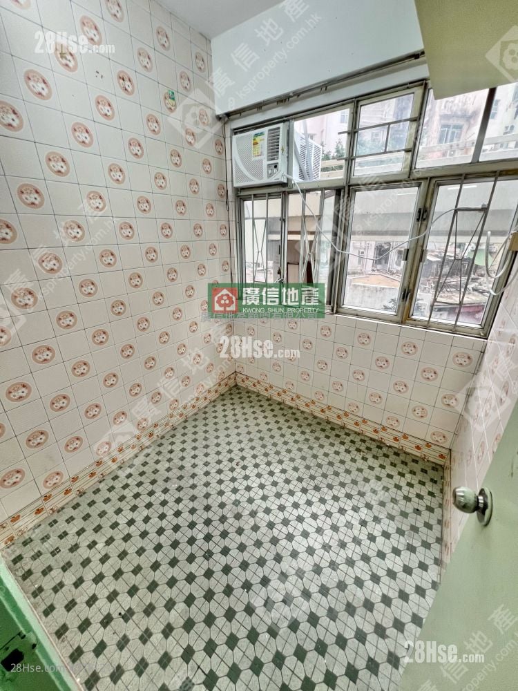 Fuk Wo Mansion Rental 3 Bedrooms , 1 Bathroom 330 ft²